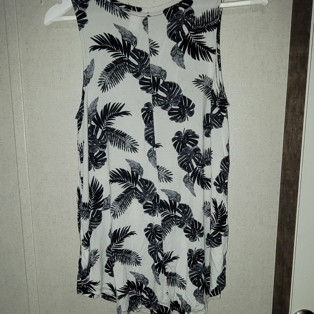 NEVER WORN!! - Picture 3 of 5